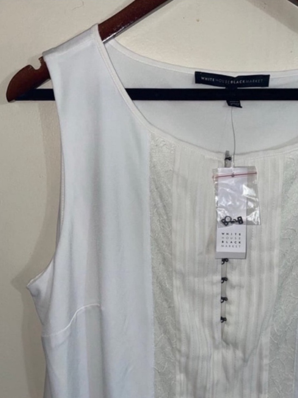 Nwt White House Black Market 🔲 sleeveless lace panel top new